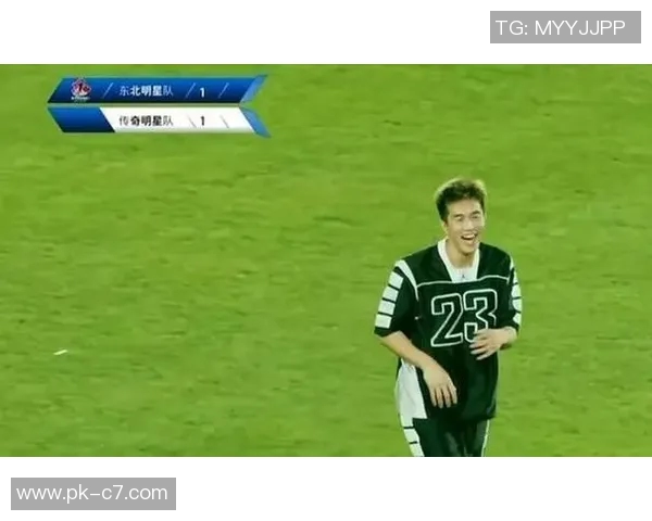 篮球巨星跨界挑战足球赛场精彩对决 打破界限展现全能运动员风采