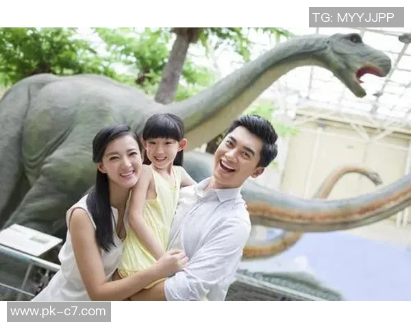 足球巨星携手儿女亮相家庭生活大公开展现温馨与亲情 足球巨星携手儿女亮相家庭生活大公开展现温馨与亲情