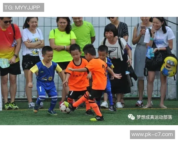 足球明星与小朋友的奇妙冒险一起踢球闯世界梦想成真 足球明星与小朋友的奇妙冒险一起踢球闯世界梦想成真